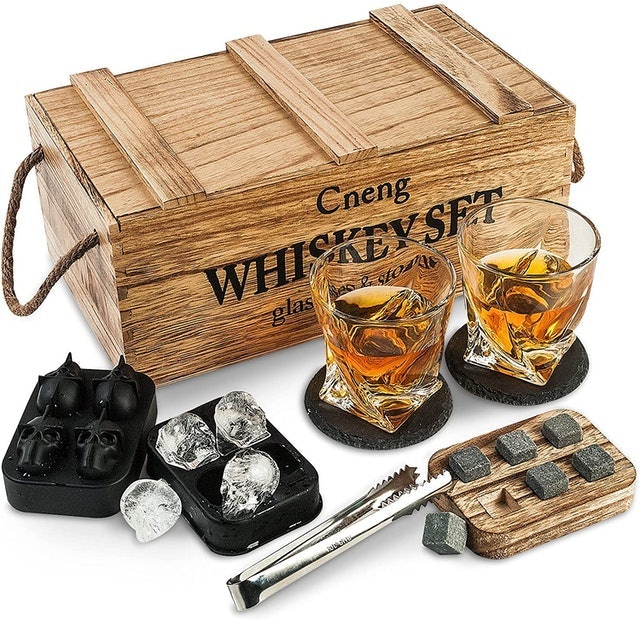 9 Best Reusable Ice Cubes UK 2024 | Stainless Steel, Plastic and Stone Options 1