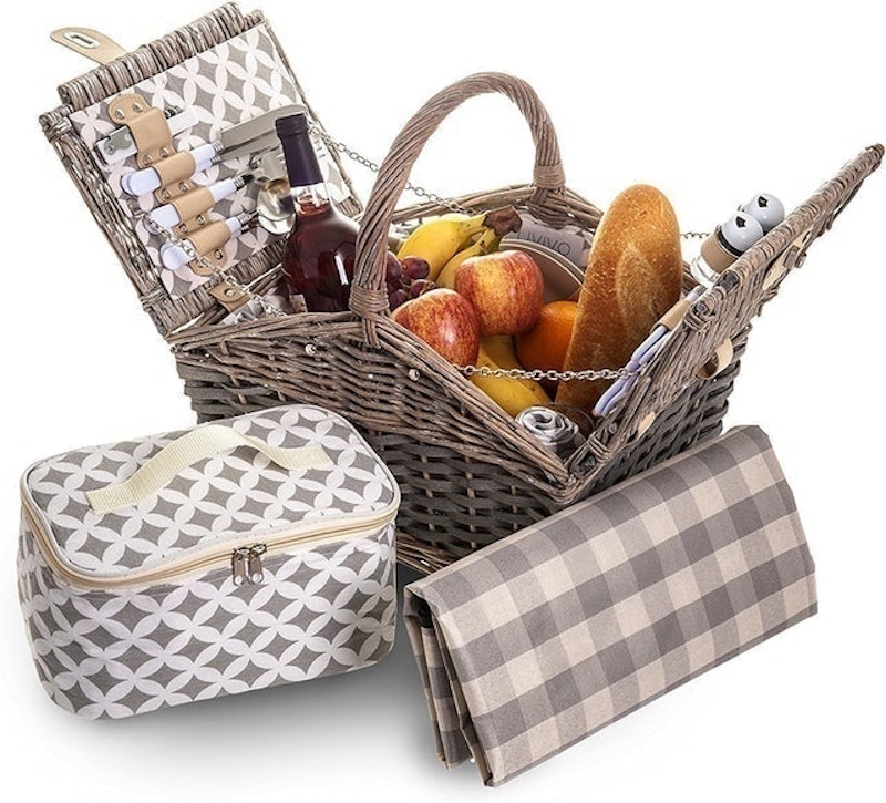 Wicker Hamper, Round Top Hut Design 1