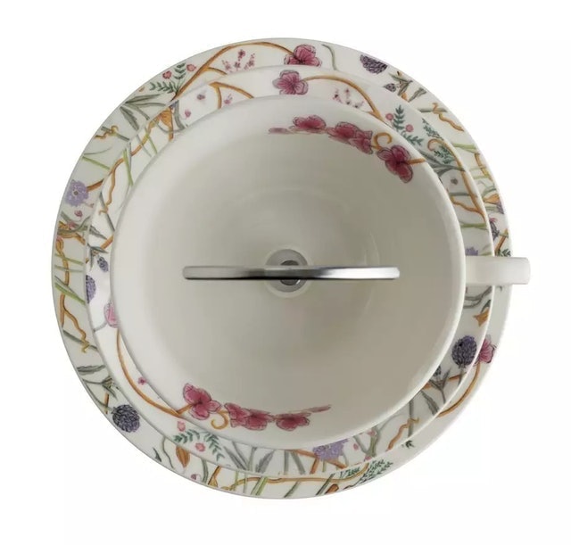 The Chateau Cake Stand 2