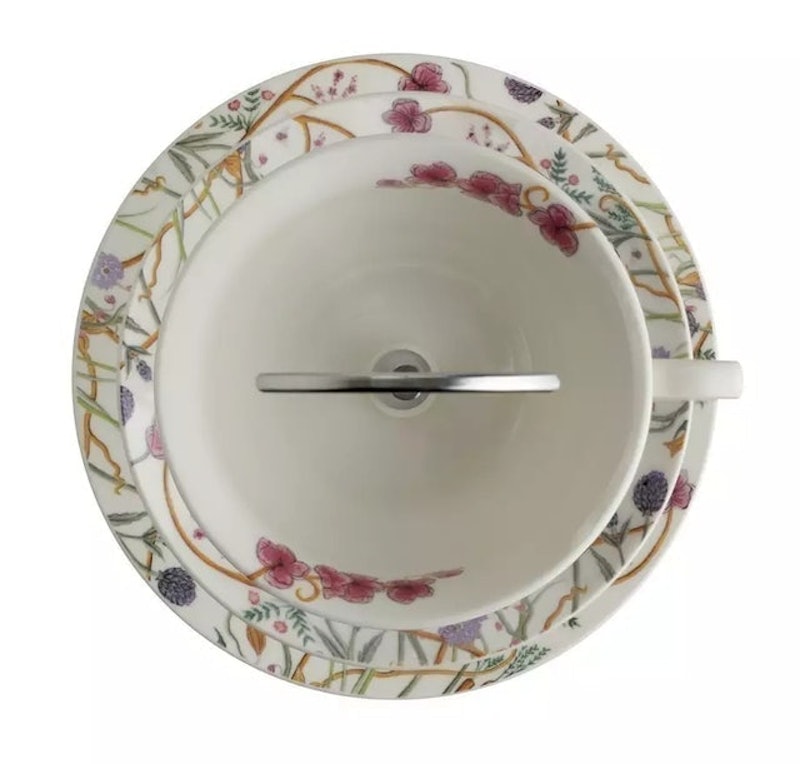 The Chateau Cake Stand 2