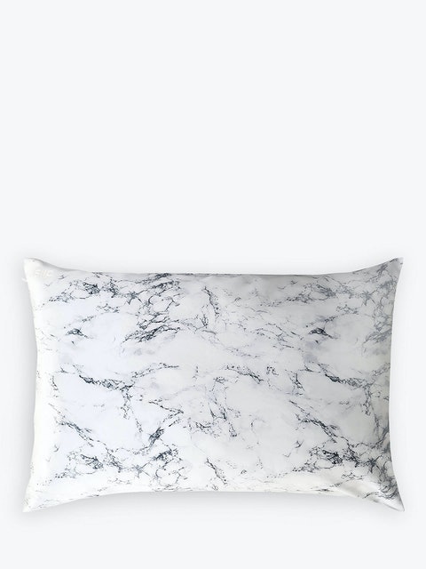 8 Best Silk Pillowcases UK 2024 | Interior Designer Reviewed 1