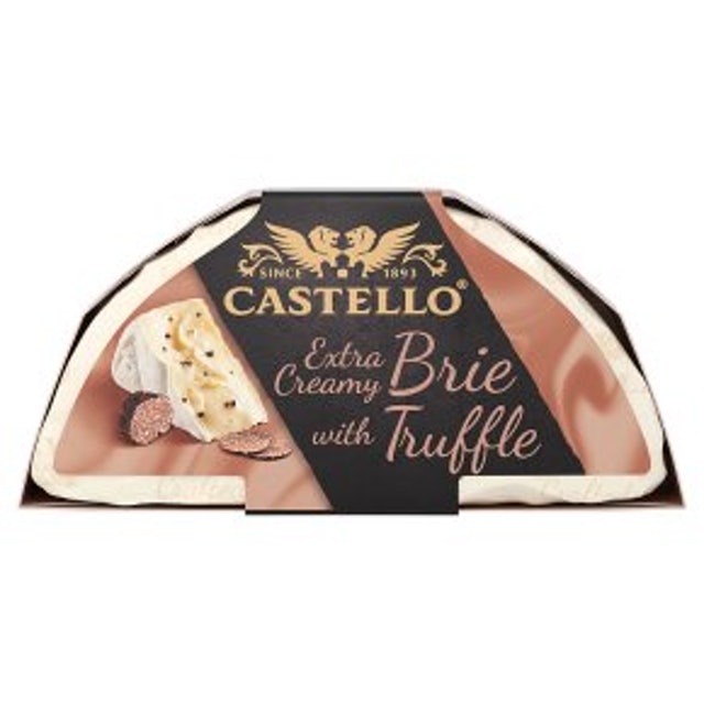 Extra Creamy Brie with Truffle 1
