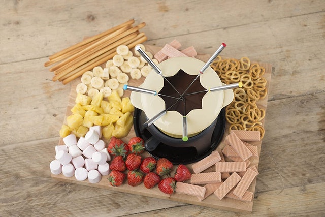 Cast Iron Fondue Set 2