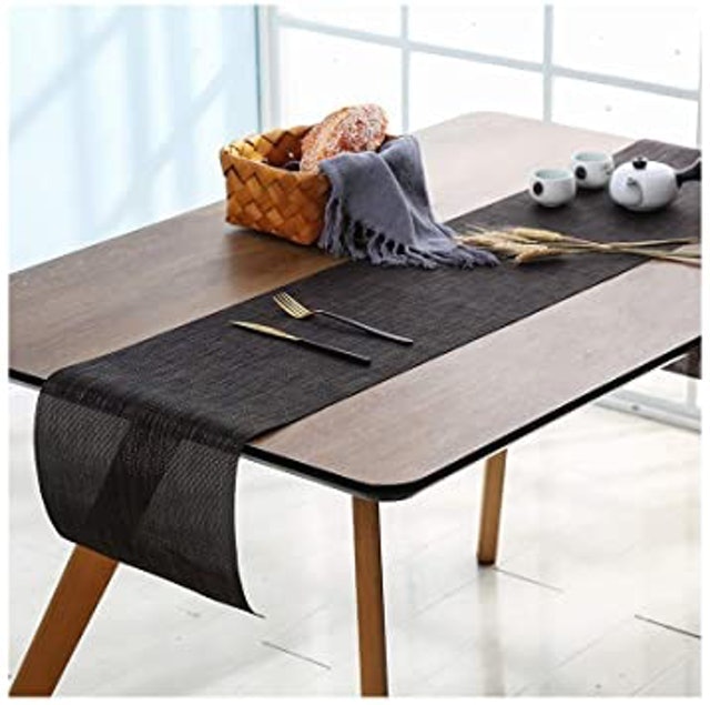 Woven Placemats With Table Runner 2