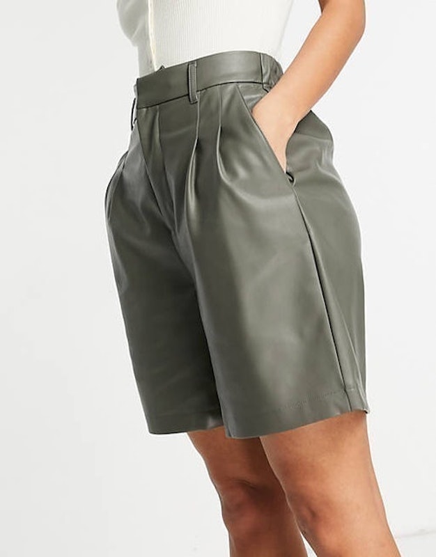 PU Bermuda Short in Green 1