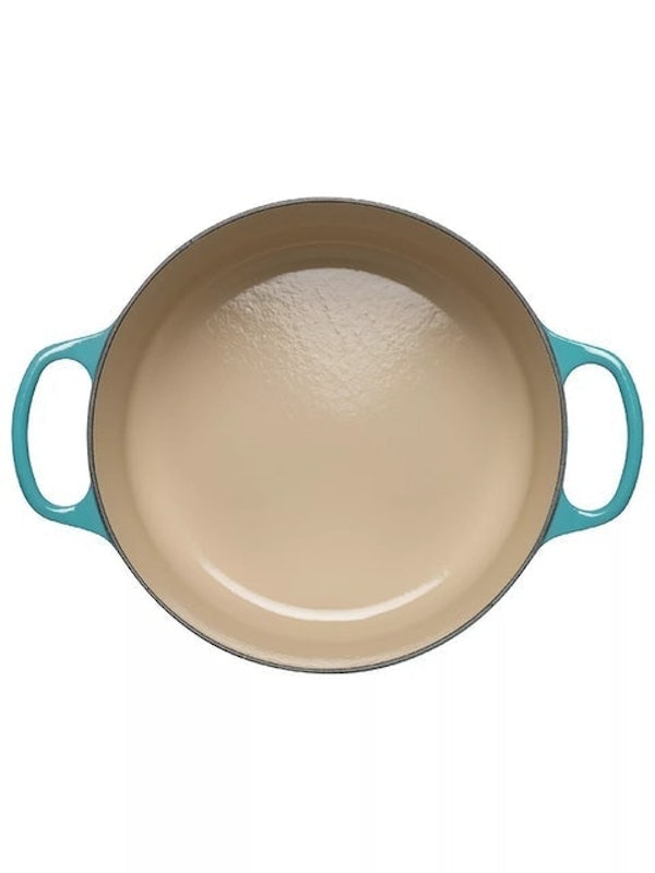 Signature Cast Iron Round Casserole Dish 3