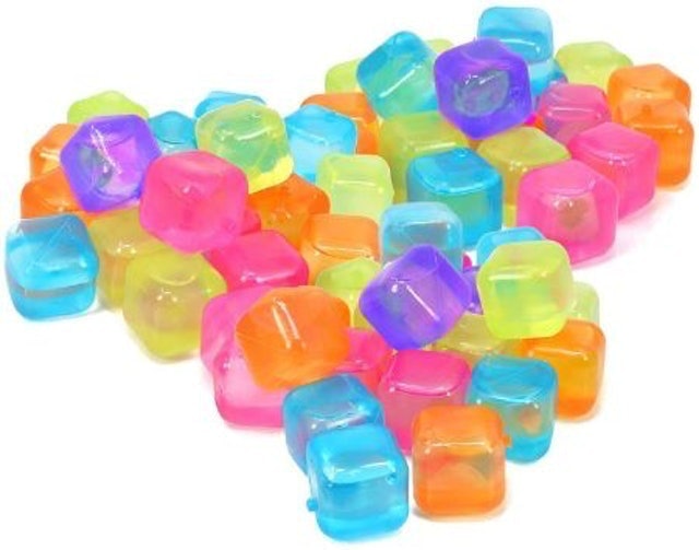 9 Best Reusable Ice Cubes UK 2024 | Stainless Steel, Plastic and Stone Options 3