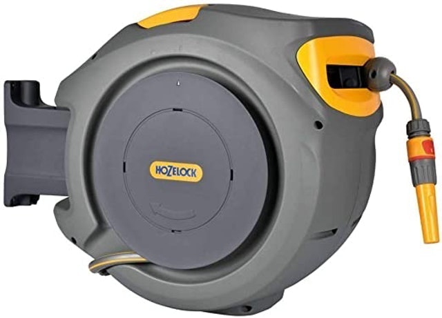 10 Best Garden Hoses in the UK 2021 (Hozelock, Gardena and More) 1