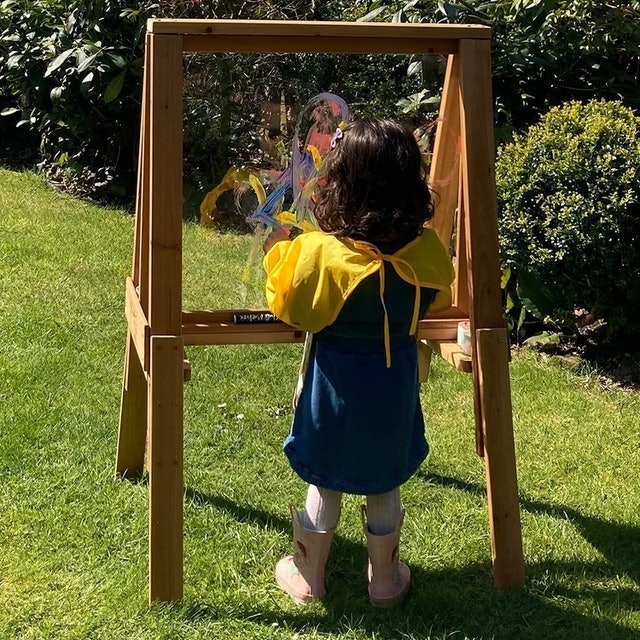 Outdoor Easel With Perspex Screen 3