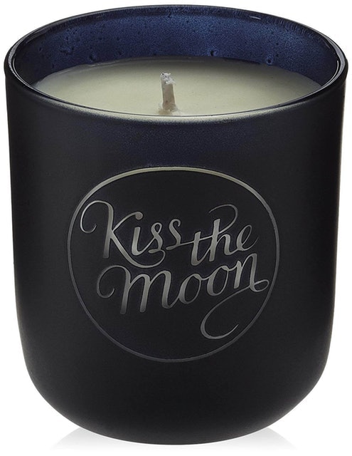 7. Kiss The Moon Aromatherapy Candle – Dream 1