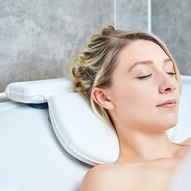 10 Best Bath Pillows in the UK 2024 | Aqualona, Essort and More 1