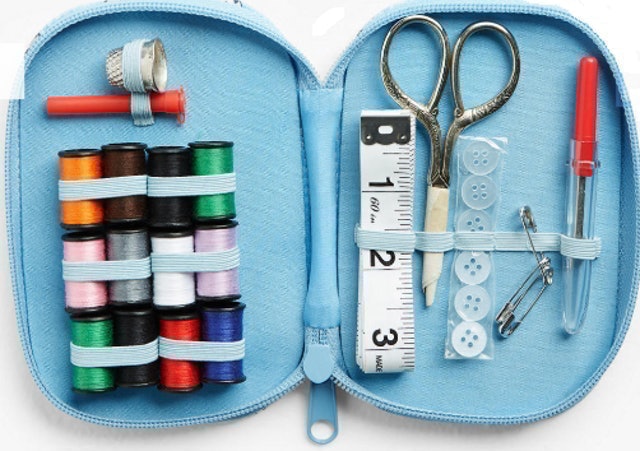 Sketchy Dog Print Zipped Sewing Kit 2