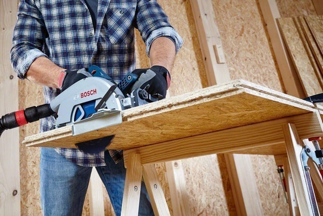 Cordless Hand-Held Circular Saw 4