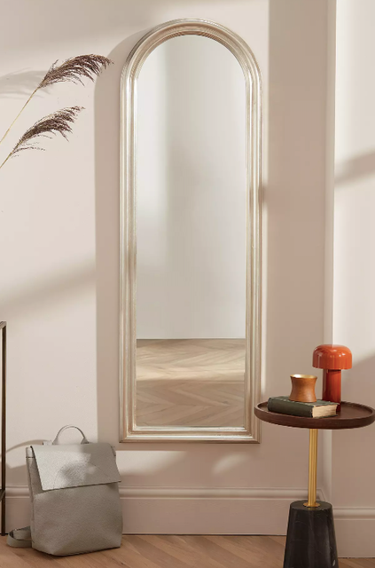 Full-Length Ribbed Hall Mirror 2