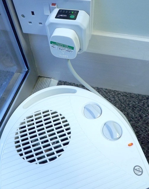 AES-1 Energy Saving Plug Socket 4