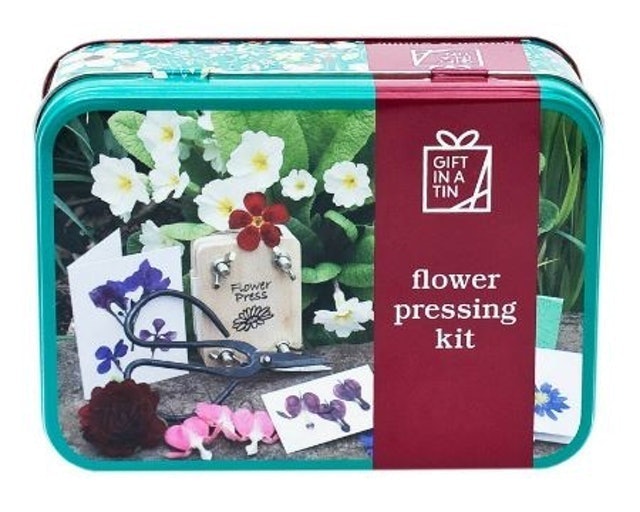 10 Best Flower Press Kits UK 2024 | 4M, House of Crafts and More 5