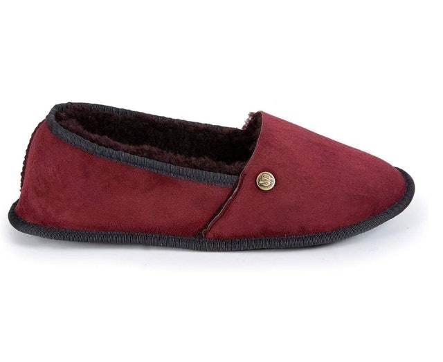 10 Best Women's Slippers UK 2024 | UGG, Skechers and More 2