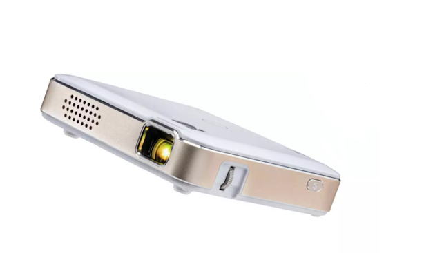 Luma 150 Pocket Projector 1