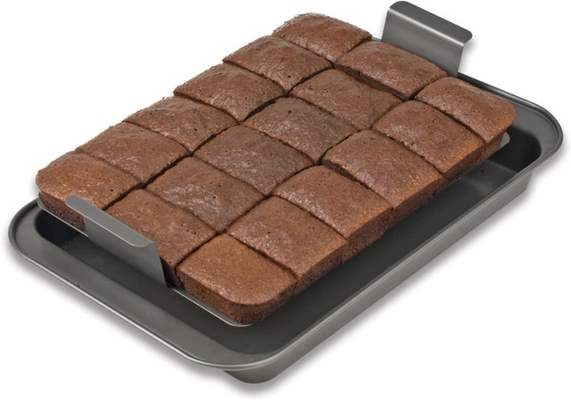 Chicago Metallic Professional Non-Stick Brownie Tin 2