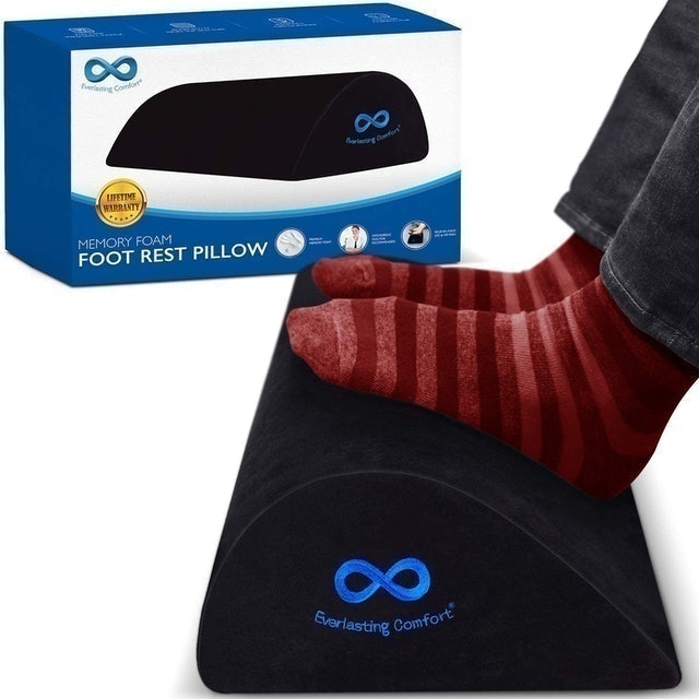 10 Best Footrests for Desks UK 2024 | Ergofoam, StrongTek and More 4