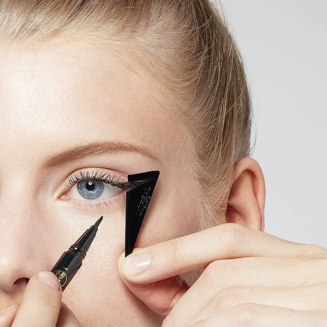 Paris Flash Winged Eyeliner 3