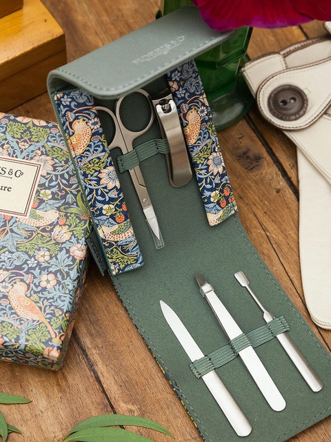 Strawberry Thief Manicure Set 3