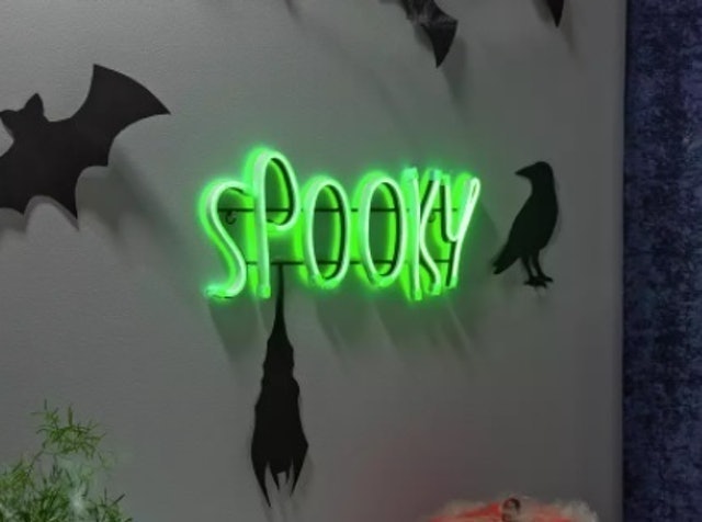 Neon Halloween 'Spooky' Light 2