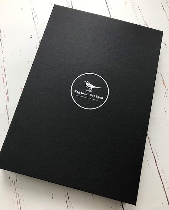 Writing Paper Gift Set With a Robin Illustration 3