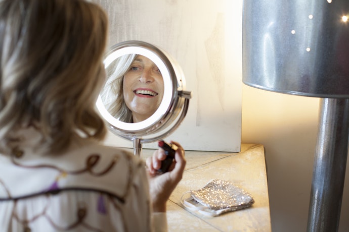 Consider Magnification and Lighting Features to Ensure Flawless Makeup Application No Matter Where You Are