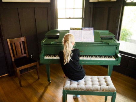 Check the Seat Dimensions and Weight Limit : Piano Stools Range Between 40 - 70 cm and Support up to 200 kg