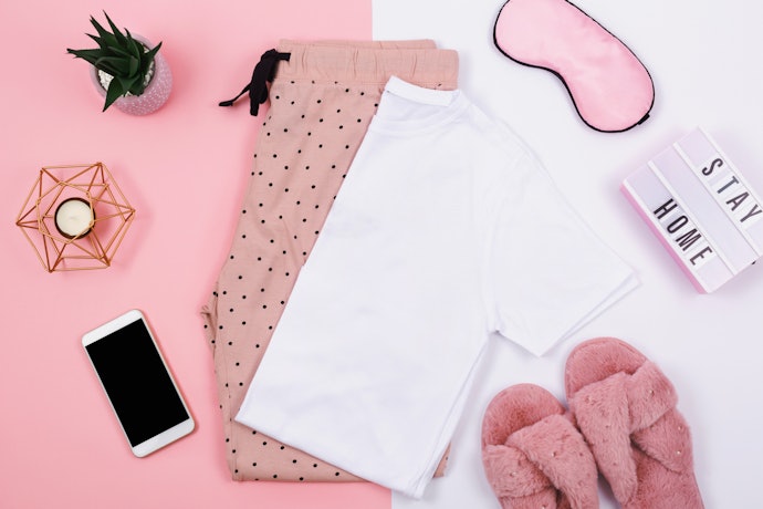 Nightie or Pyjamas? One Allows Freedom, the Other Doubles as Loungewear and Keeps You Cosy