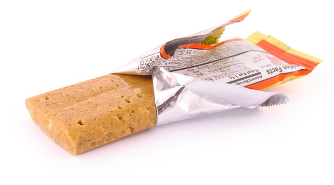 If You’re Using Protein Bars as a Supplement, Look for Ones Containing at Least 10 g of Protein