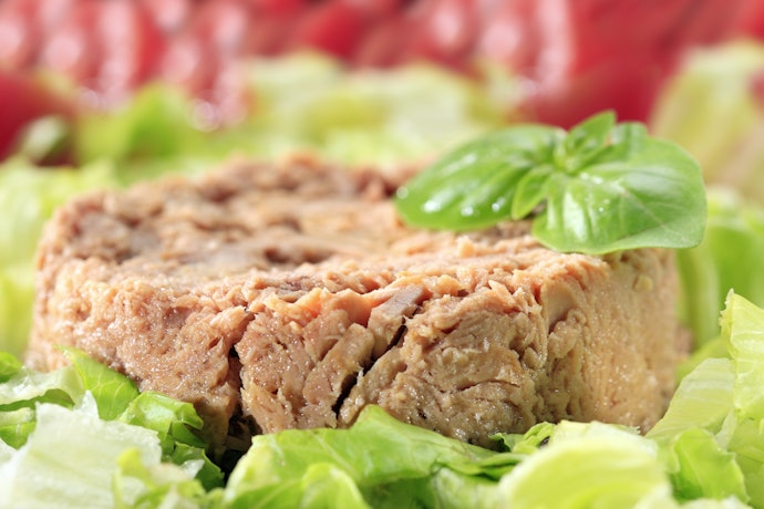 Check the Product’s Nutritional Content: It’s Recommended to Consume a Maximum of 6 G of Salt and 44 - 77 G Fat per Day