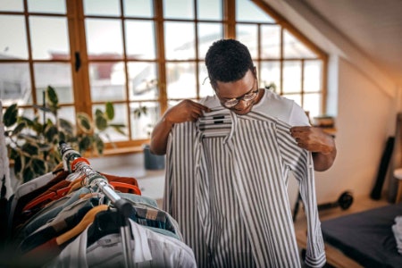 Find the Right Fit: Regular Suits All Body Shapes, Tailored Provides a More Fashionable Silhouette
