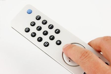 Check Whether the Radio Can Be Operated Using a Remote Control or Smartphone App