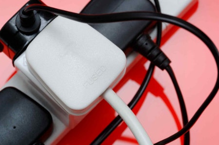 Weigh the Benefits of Different Power Sources When Choosing Decorations With Lights