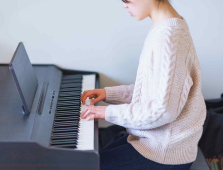 Stools With Internal Storage Are a Great Choice for Traditional Pianos, While Folding Stools Are Better for Keyboards