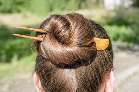 Opt For Durable Clips Made From Metal and Plastic, or Sustainable Materials Like Bamboo and Wood