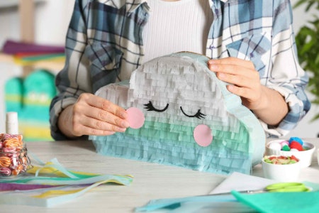 Pick a Minimum Capacity of 900 g to Ensure Your Piñata Will Hold Enough Treats