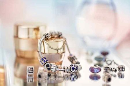 Choose Your Bracelet’s Material Based on Its Affordability, Durability, Quality and Style