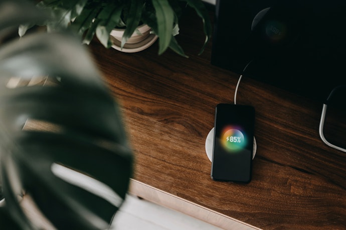 If You’re an iPhone User, Your Charger Will Need to Be Qi-Enabled
