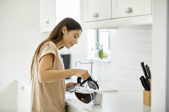 For Caffeine and Plenty of Antioxidants, Choose Black Tea or Coffee – Depending on Your Body