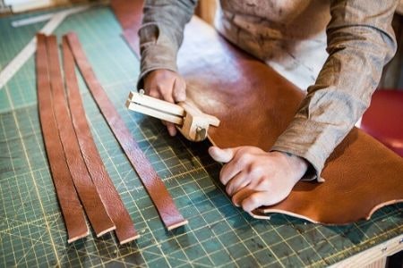 Natural Fabrics Are Stylish and Comfortable, So They're Suitable for Casual Strolling