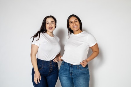 Short Sleeves Are Comfortable and Can Replace Your Tucked-In T-Shirts